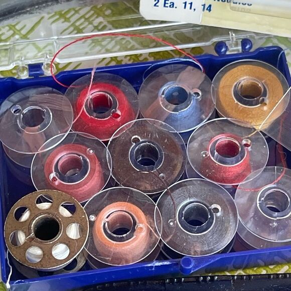 Vintage Sewing Needles Nurge Bobbins Pin Cushions Scissor Thread Neiman’s Tin - Picture 10 of 16